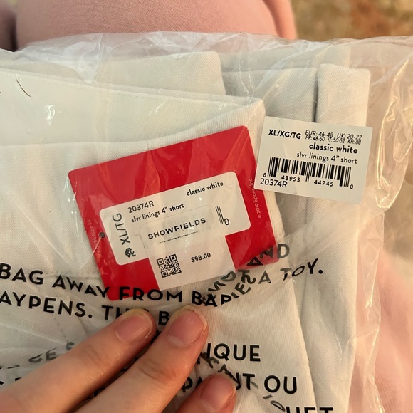 Brand New- Spanx On the Go 4” Shorts White Silver Lining Technology- Size XL - Picture 5 of 6